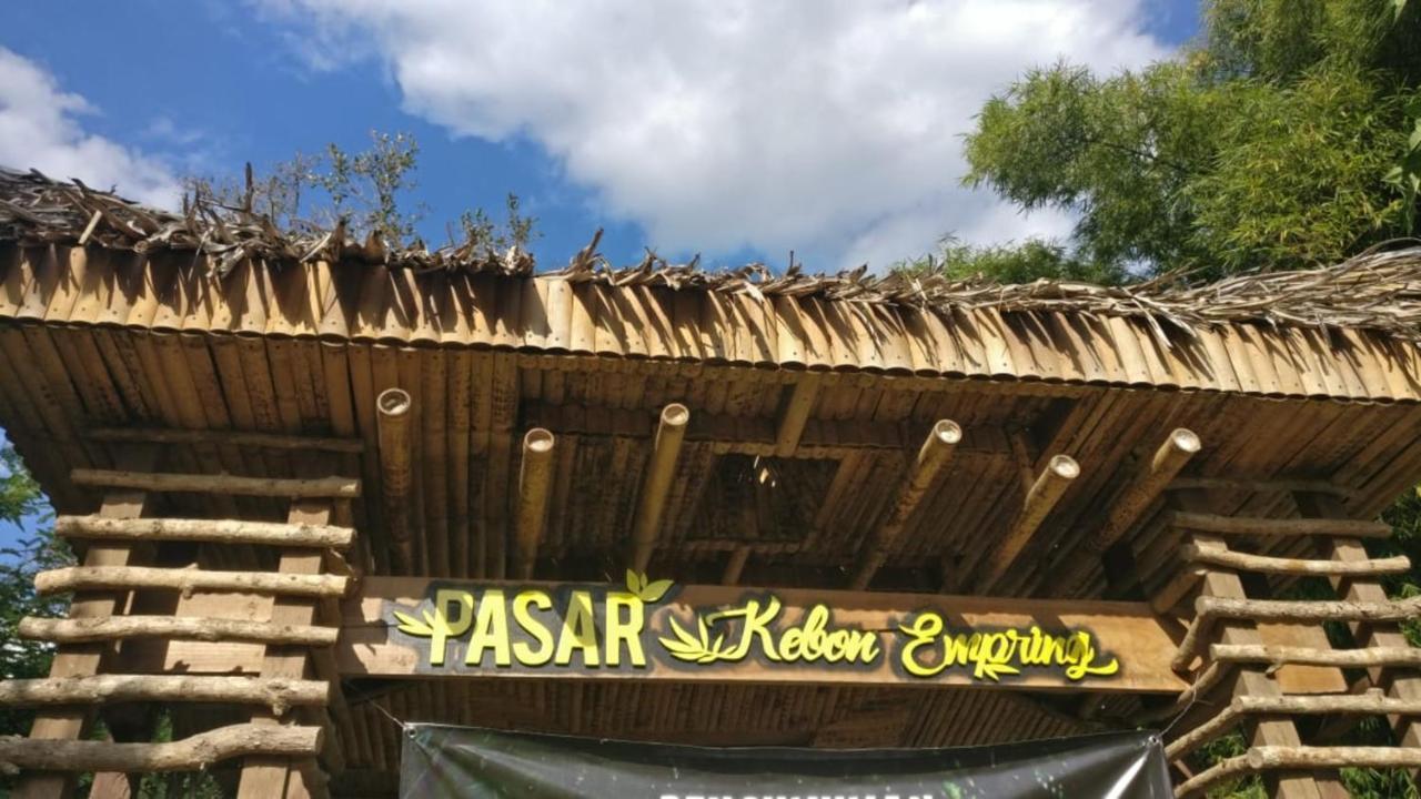 Kebon Pring Floating Resort & Market Bantul Exterior photo